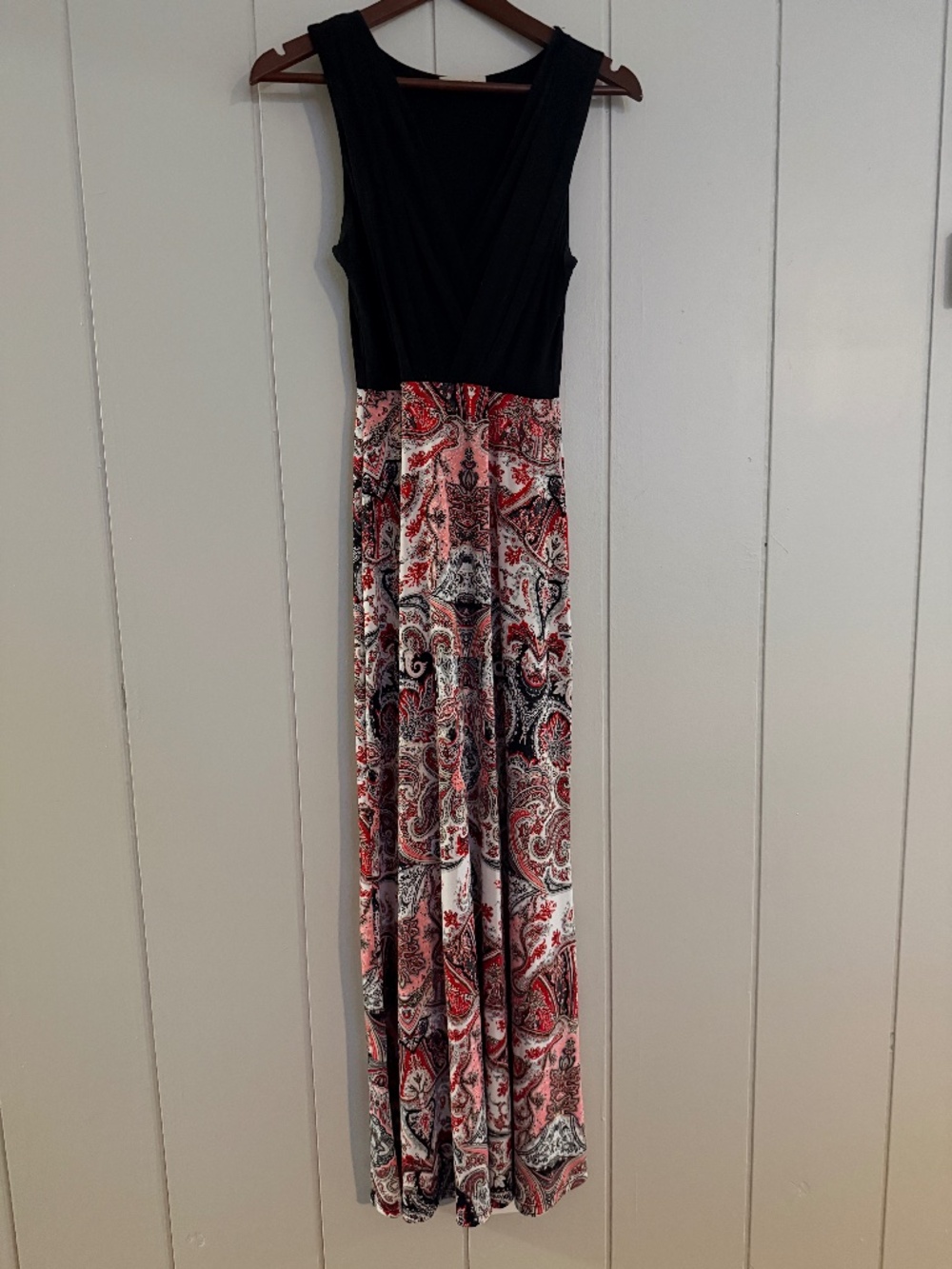 Gilli Black Paisley Surplice Maxi Dress Red Pink Boho